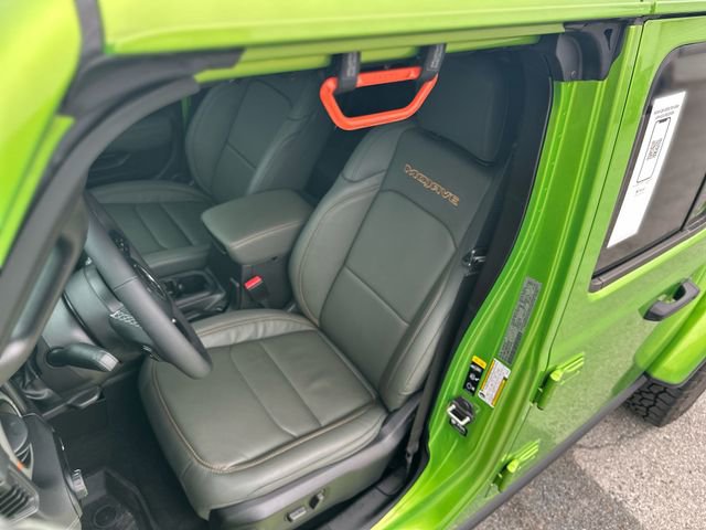 Used 2025 Jeep Gladiator Mojave image 12