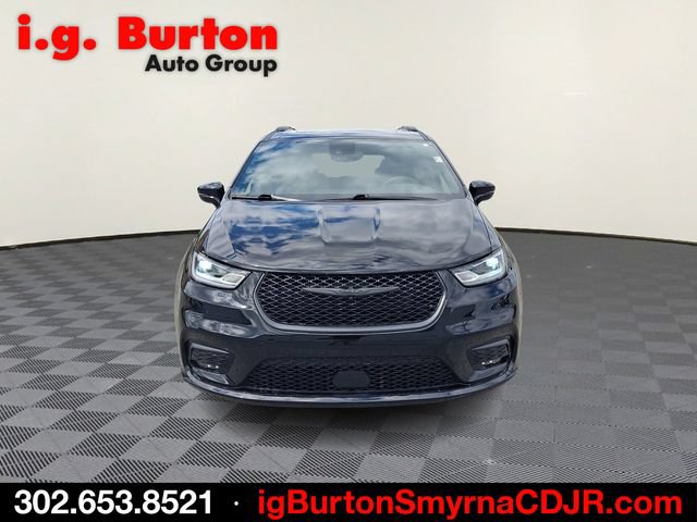 Used 2026 Chrysler Pacifica Limited w/ S Appearance Package FWD image 2