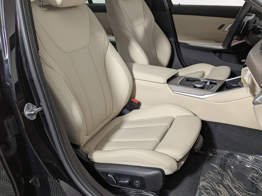 Used 2025 BMW 330i xDrive Sedan w/ Convenience Package image 23