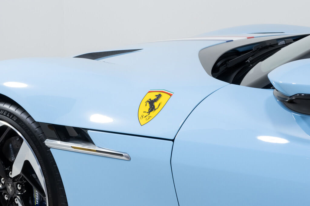 Used 2025 Ferrari 12Cilindri RWD image 19