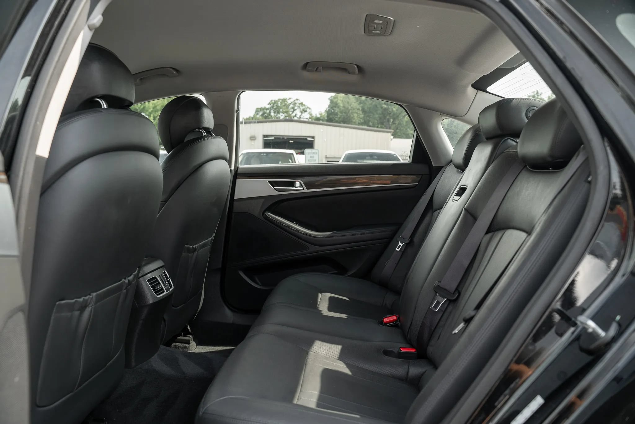 Used 2017 Genesis G80 3.8 AWD/4WD image 8