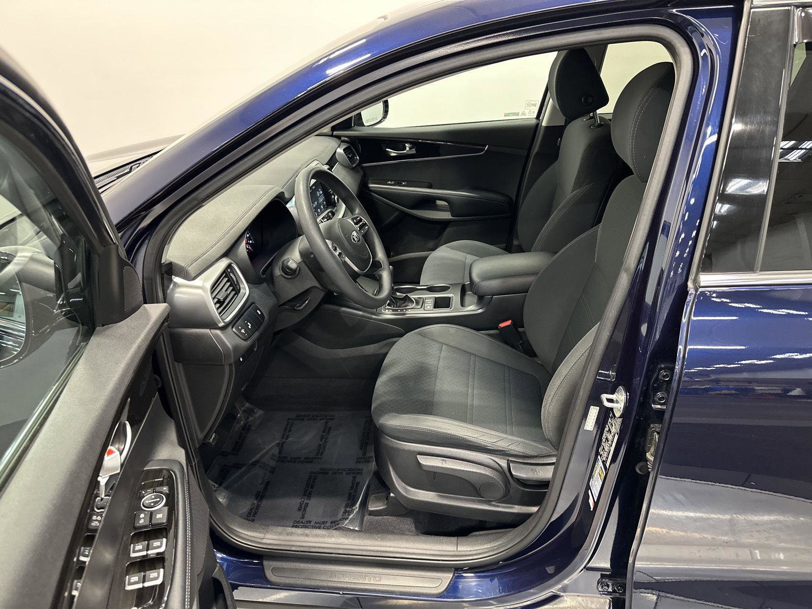 Used 2020 Kia Sorento LX image 14