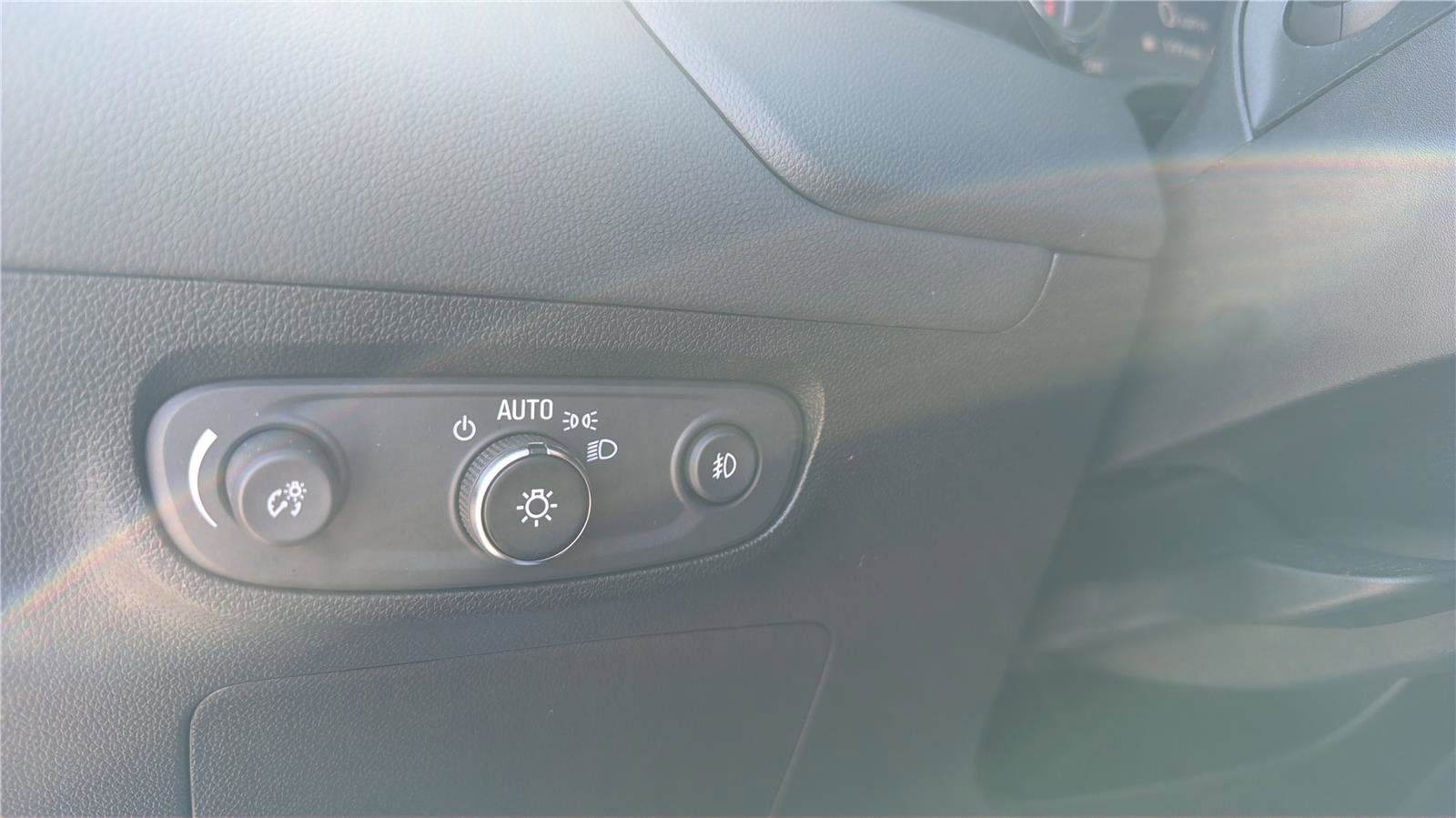 Used 2023 Buick Encore GX Select AWD/4WD image 13