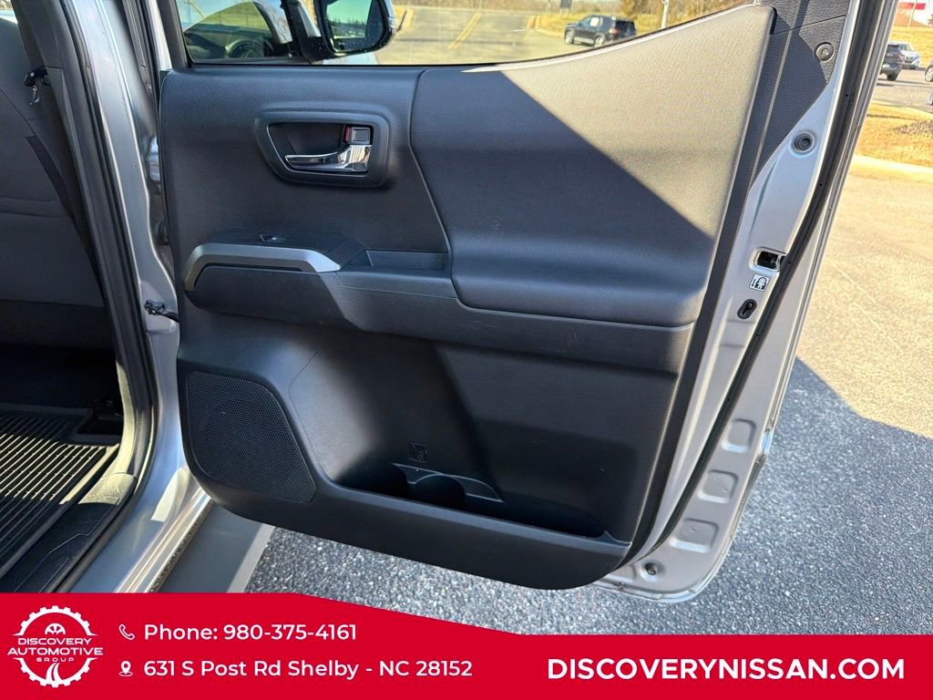 Used 2016 Toyota Tacoma TRD Sport image 34