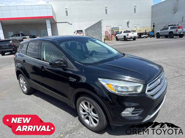 Used 2017 Ford Escape SE w/ SE Cold Weather Package AWD/4WD image 6