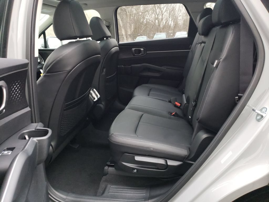 New 2026 Kia Sorento S w/ S Panoramic Sunroof Package FWD image 25
