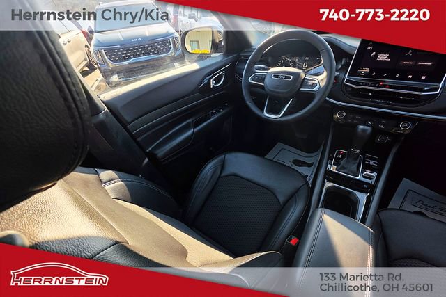 Used 2025 Jeep Compass Latitude w/ Altitude Special Edition image 10