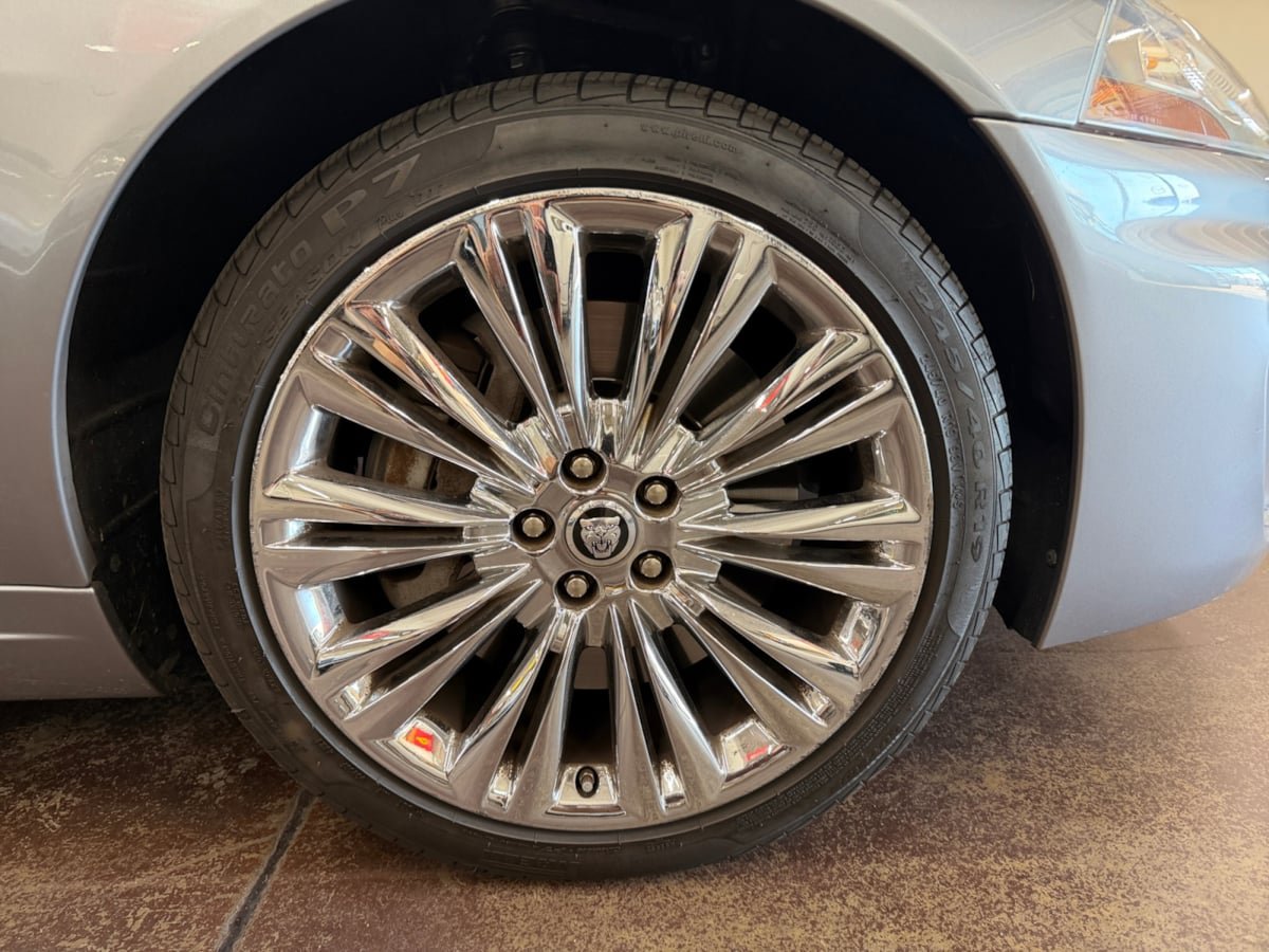Used 2011 Jaguar XK Coupe RWD image 23