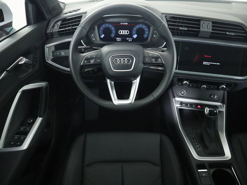 Certified 2025 Audi Q3 2.0T Premium w/ Convenience Package image 10