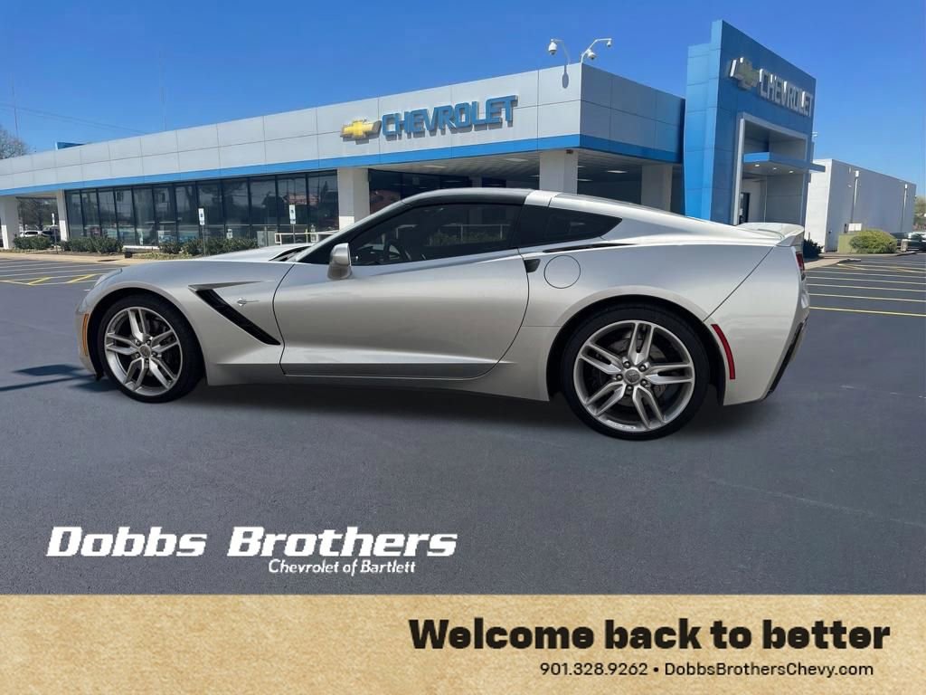 Used 2017 Chevrolet Corvette Stingray Coupe w/ Z51 1LT RWD image 4