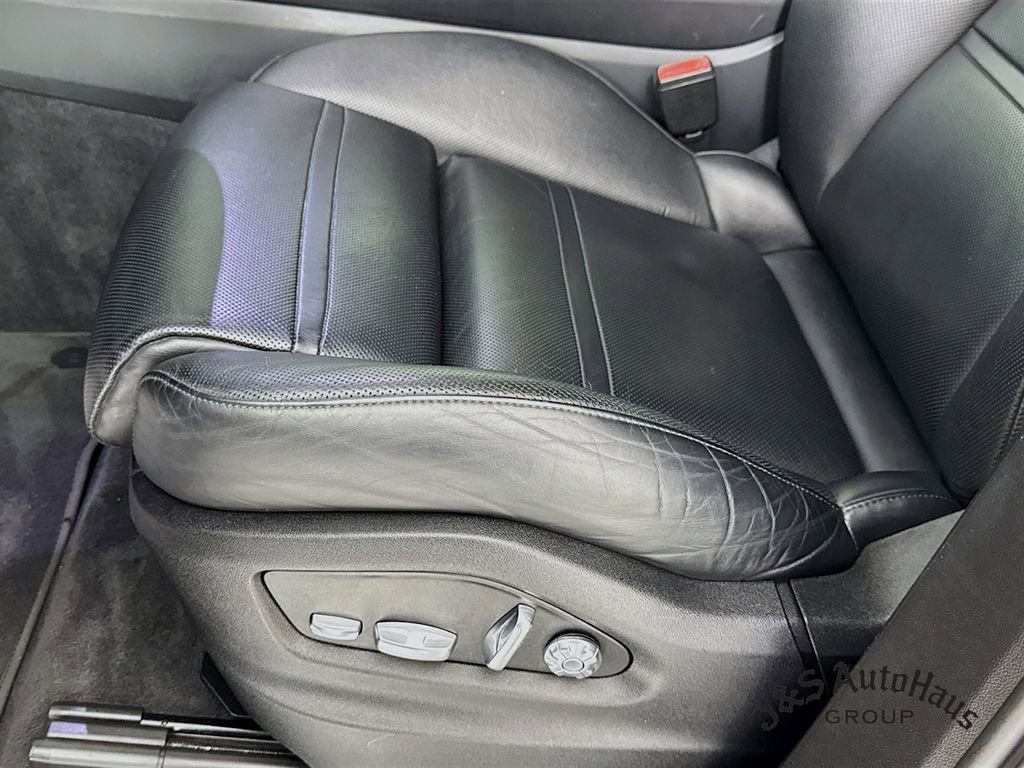 Used 2020 Porsche Cayenne Turbo w/ Assistance Package image 25