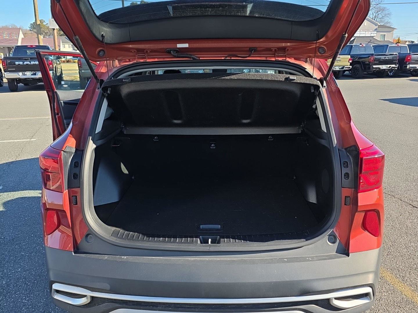 Used 2023 Kia Seltos SX image 29