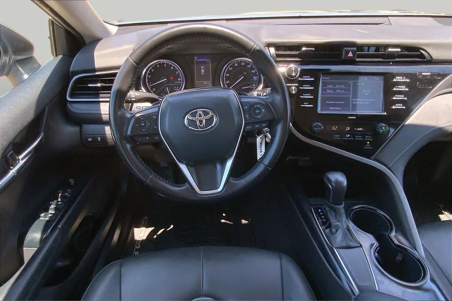 Used 2020 Toyota Camry SE FWD image 6