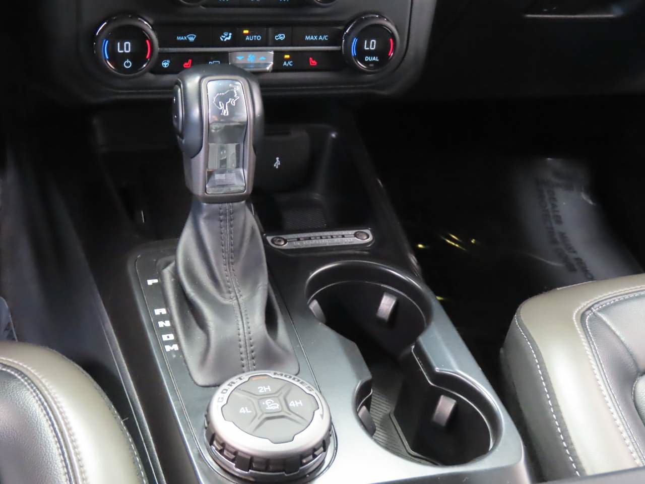 Used 2025 Ford Bronco Outer Banks AWD/4WD image 11