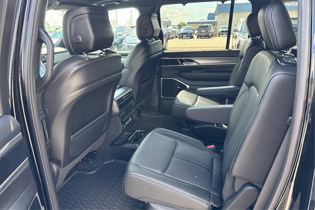 New 2026 Jeep Grand Wagoneer Limited AWD/4WD image 10