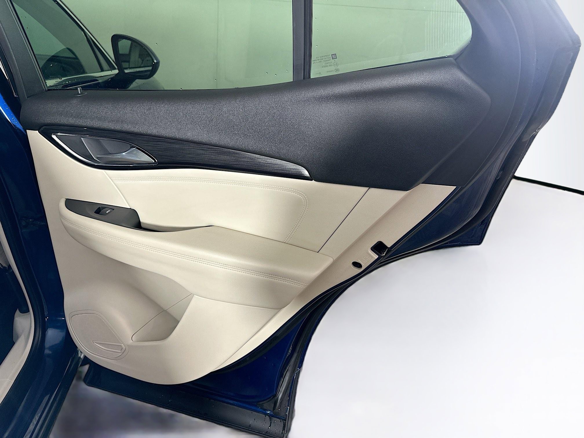 Used 2023 Buick Envision Preferred image 29