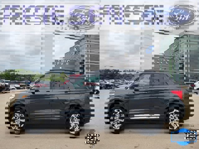 Used 2023 Ford Explorer XLT w/ Equipment Group 202A image 4