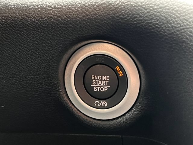 New 2027 Chrysler Pacifica Select AWD/4WD image 28
