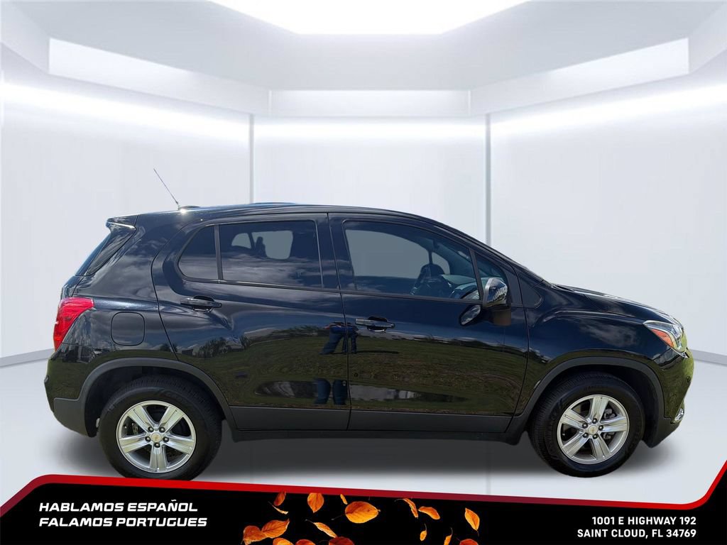 Used 2022 Chevrolet Trax LS w/ Tint and Cruise Package FWD image 6