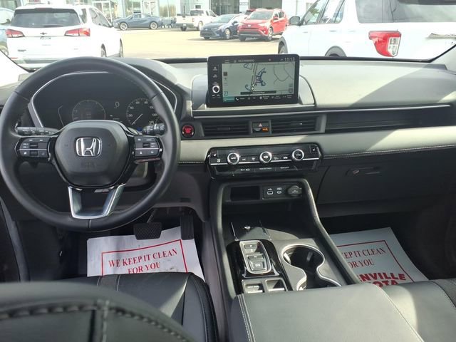 Used 2025 Honda Pilot Touring image 9