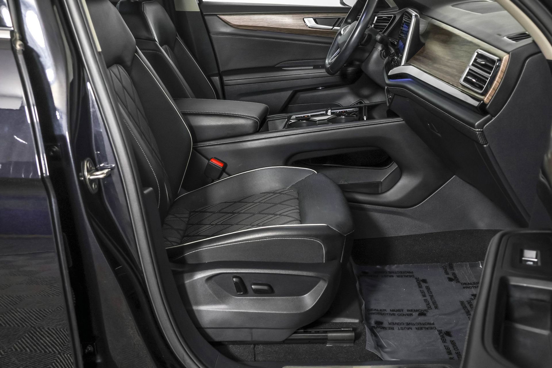 Used 2024 Volkswagen Atlas SEL Premium R-Line image 49