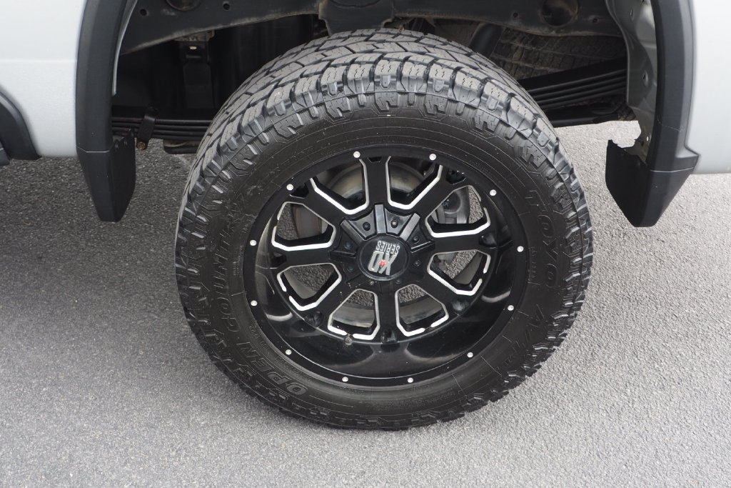 Used 2021 Chevrolet Silverado 2500 Custom w/ Custom Value Package AWD/4WD image 9