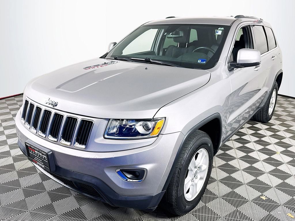 Used 2015 Jeep Grand Cherokee Laredo w/ Quick Order Package 23E AWD/4WD image 3