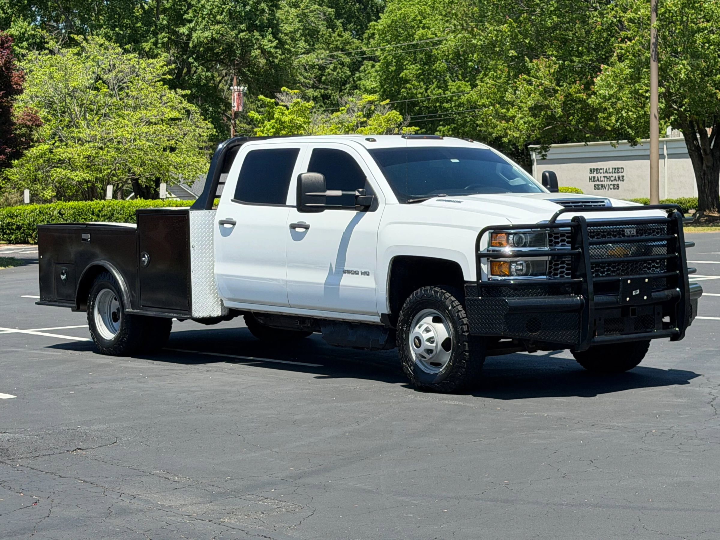 Used 2019 Chevrolet Silverado 3500 W/T AWD/4WD image 4