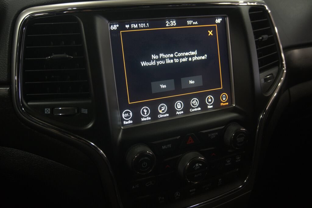 Used 2018 Jeep Grand Cherokee Altitude AWD/4WD image 36