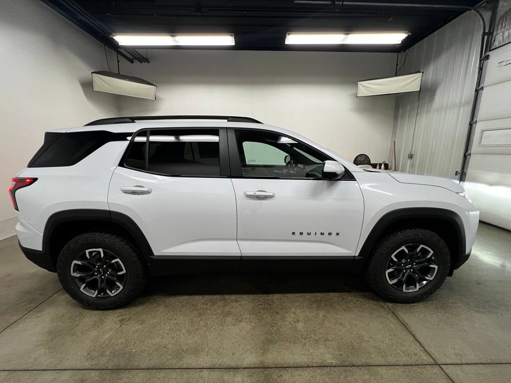 New 2026 Chevrolet Equinox ACTIV w/ Convenience Package III FWD image 2