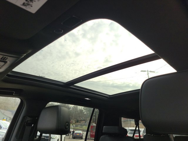 Used 2024 GMC Yukon XL Denali image 8