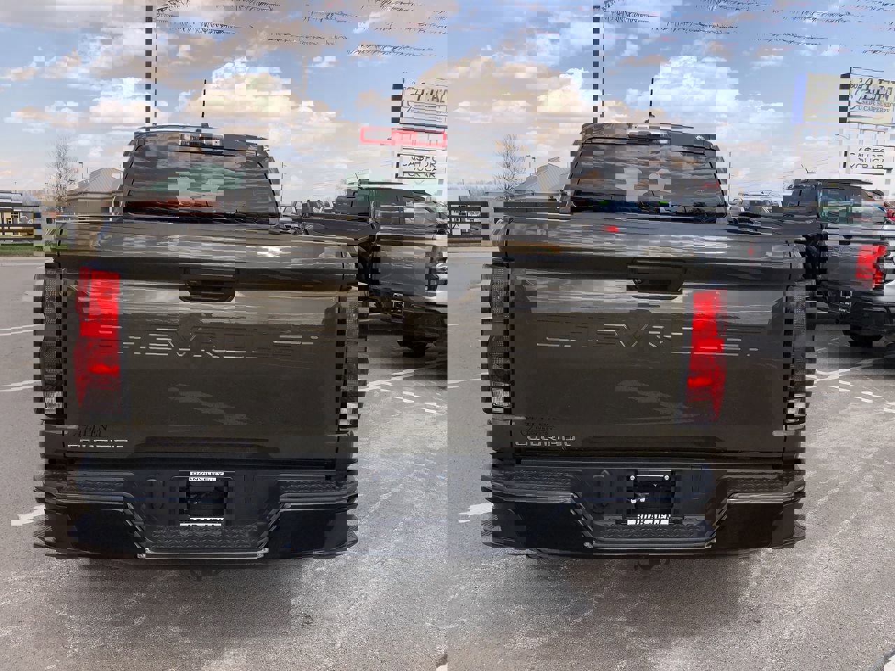 Used 2024 Chevrolet Colorado W/T image 10