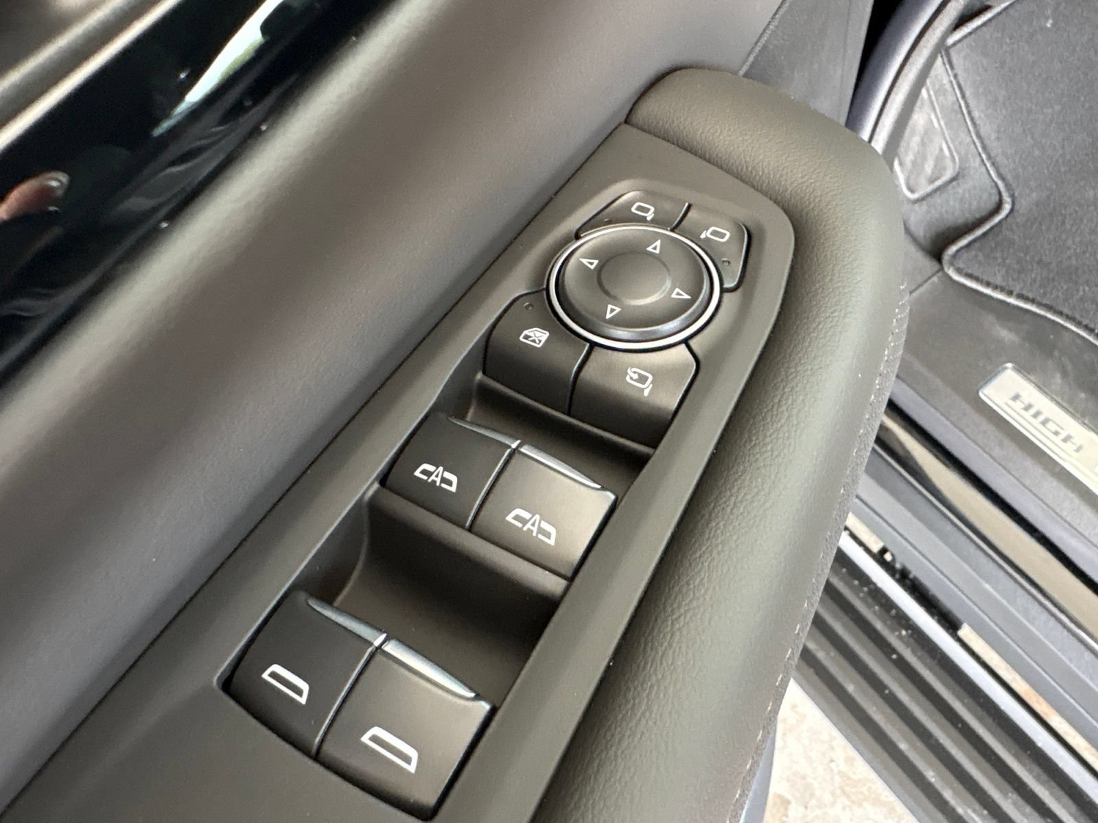 New 2026 Chevrolet Suburban High Country AWD/4WD image 13