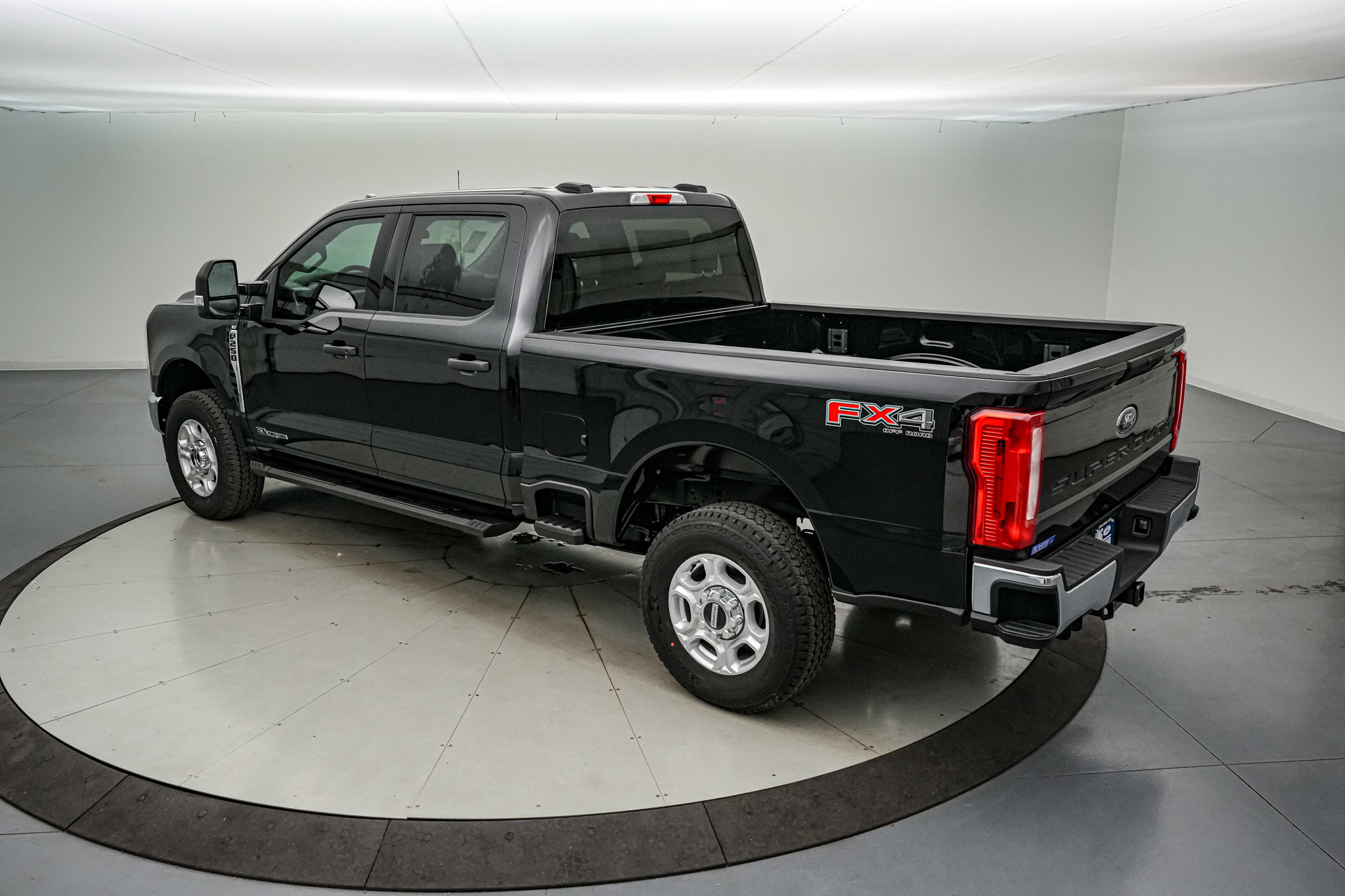 New 2026 Ford F250 XLT w/ FX4 Off-Road Package image 7