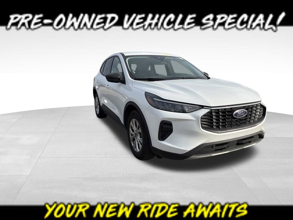 Used 2025 Ford Escape Active image 1