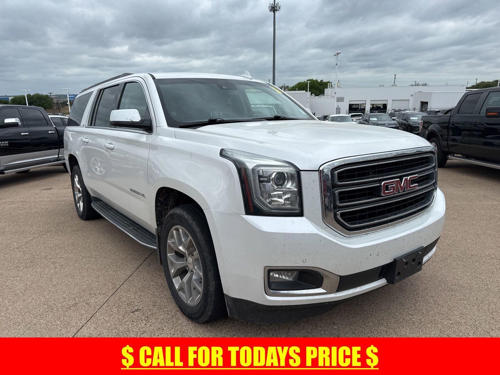 Used 2018 GMC Yukon XL SLT image 1