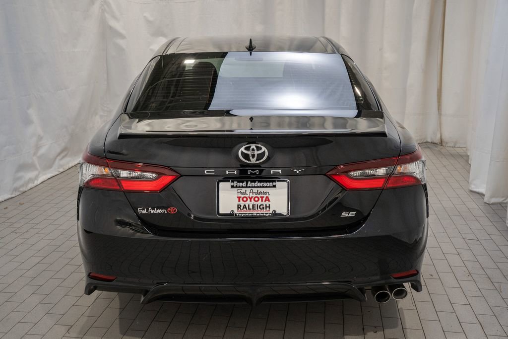 Used 2024 Toyota Camry SE image 4