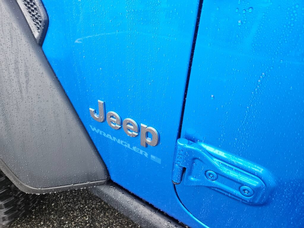 Used 2024 Jeep Wrangler Unlimited AWD/4WD image 12