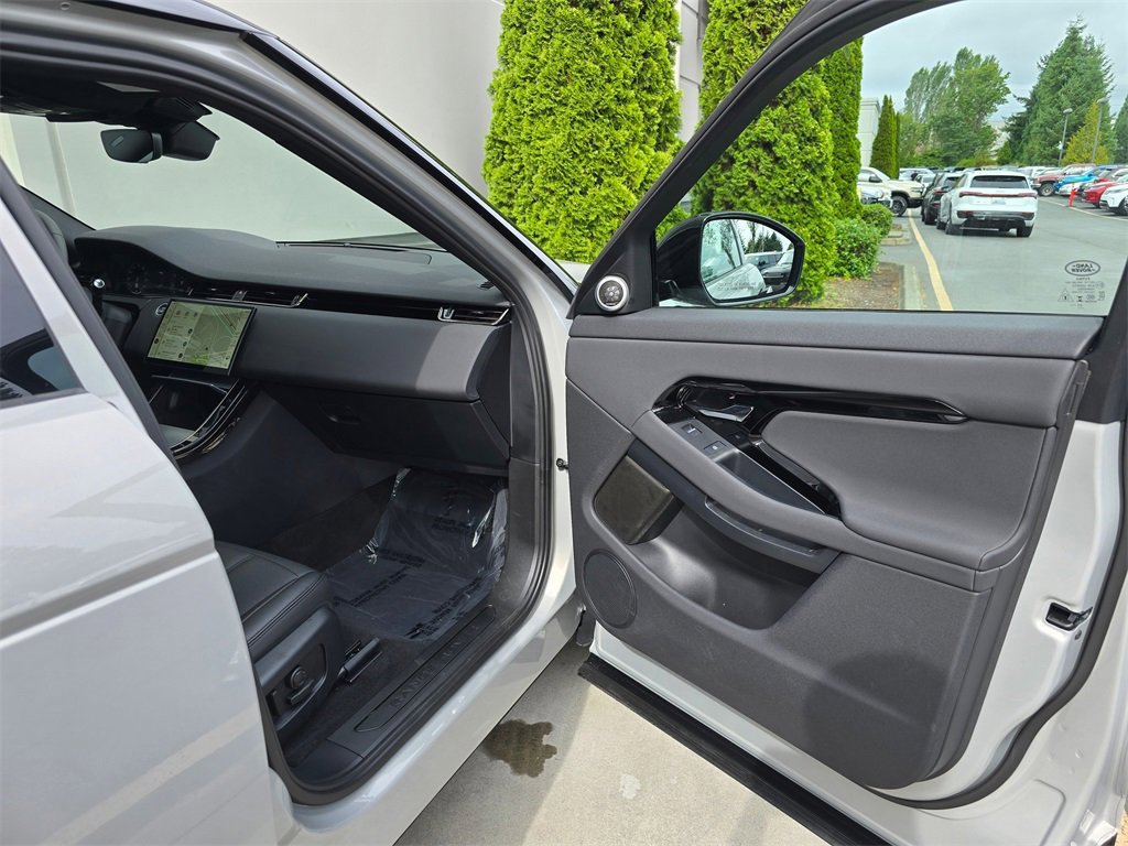 Used 2024 Land Rover Range Rover Evoque S image 30