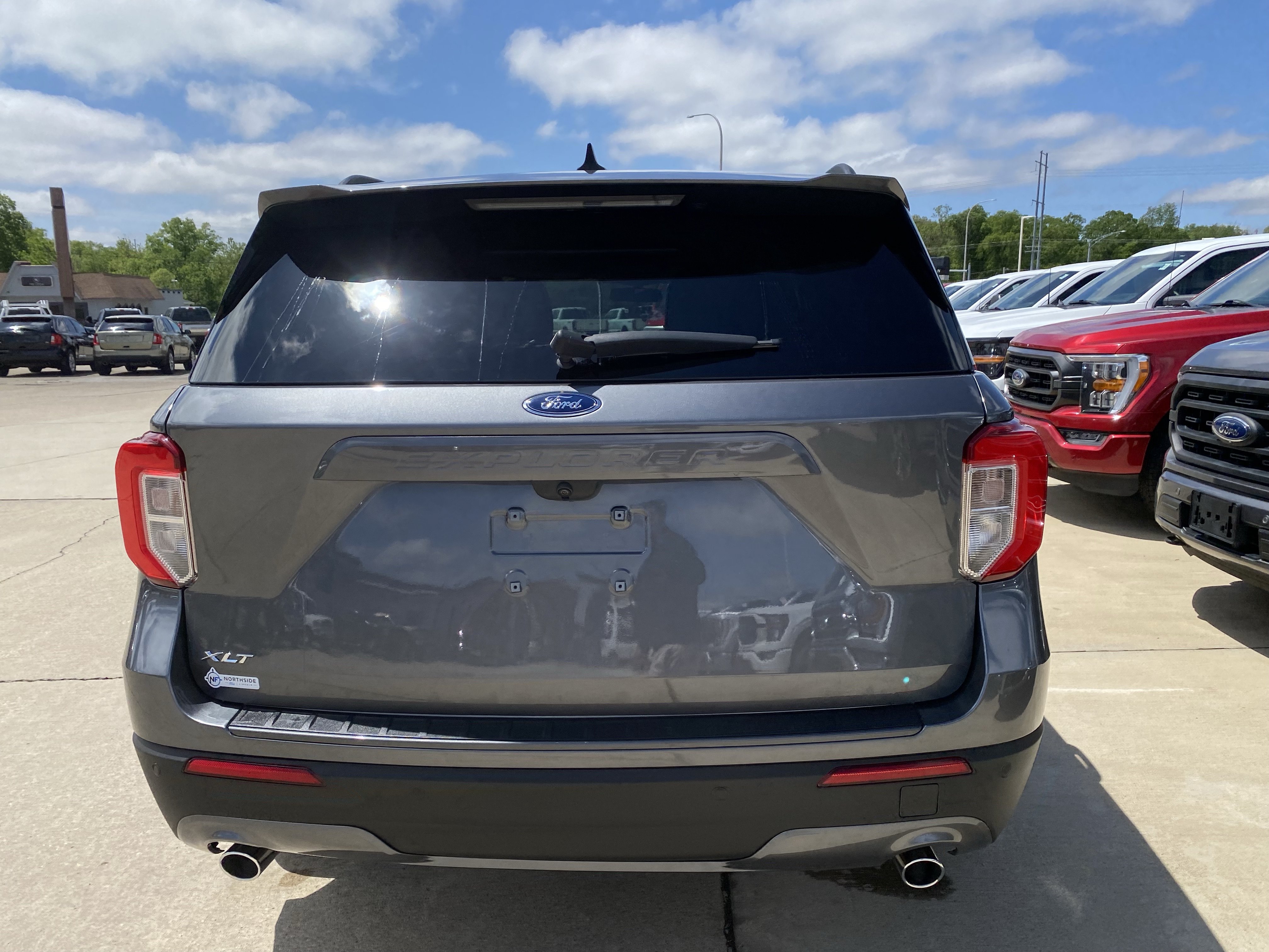 Used 2022 Ford Explorer XLT w/ Equipment Group 202A RWD image 7
