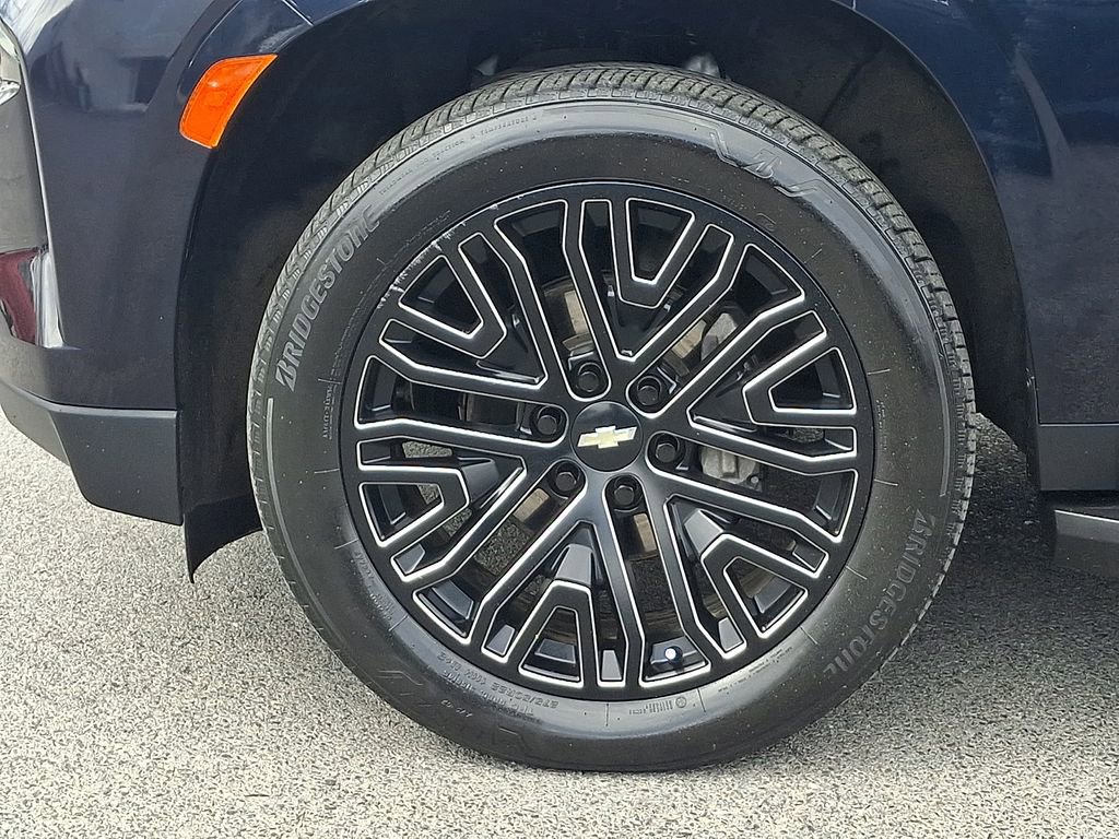 Used 2021 Chevrolet Tahoe Premier w/ Premium Package AWD/4WD image 10