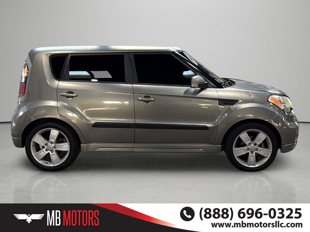 Used 2011 Kia Soul ! FWD image 5