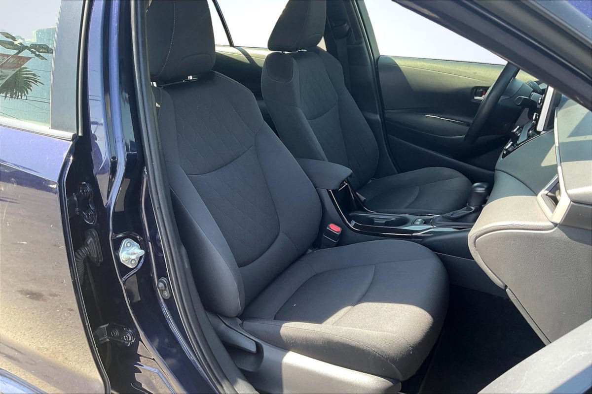 Used 2020 Toyota Corolla LE FWD image 7