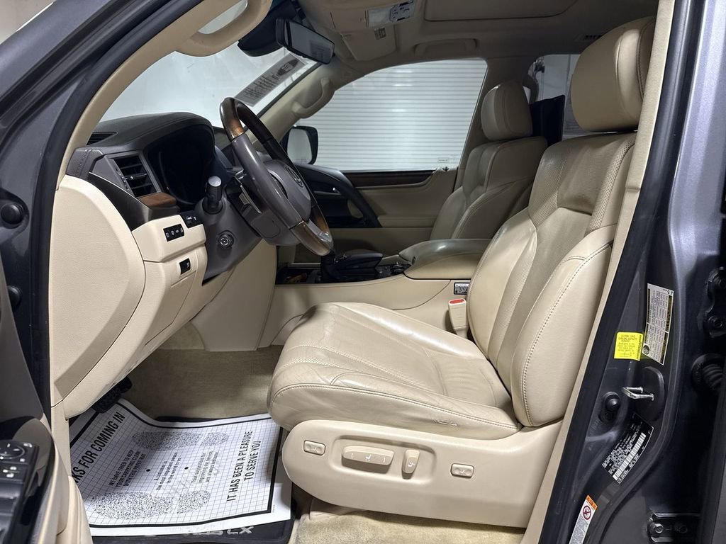 Used 2017 Lexus LX 570 4WD w/ Luxury Package image 3