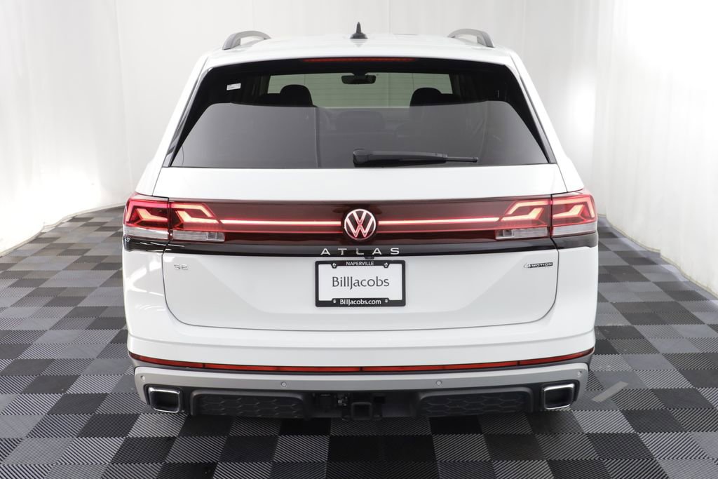 Used 2025 Volkswagen Atlas Peak Edition SE AWD/4WD image 16