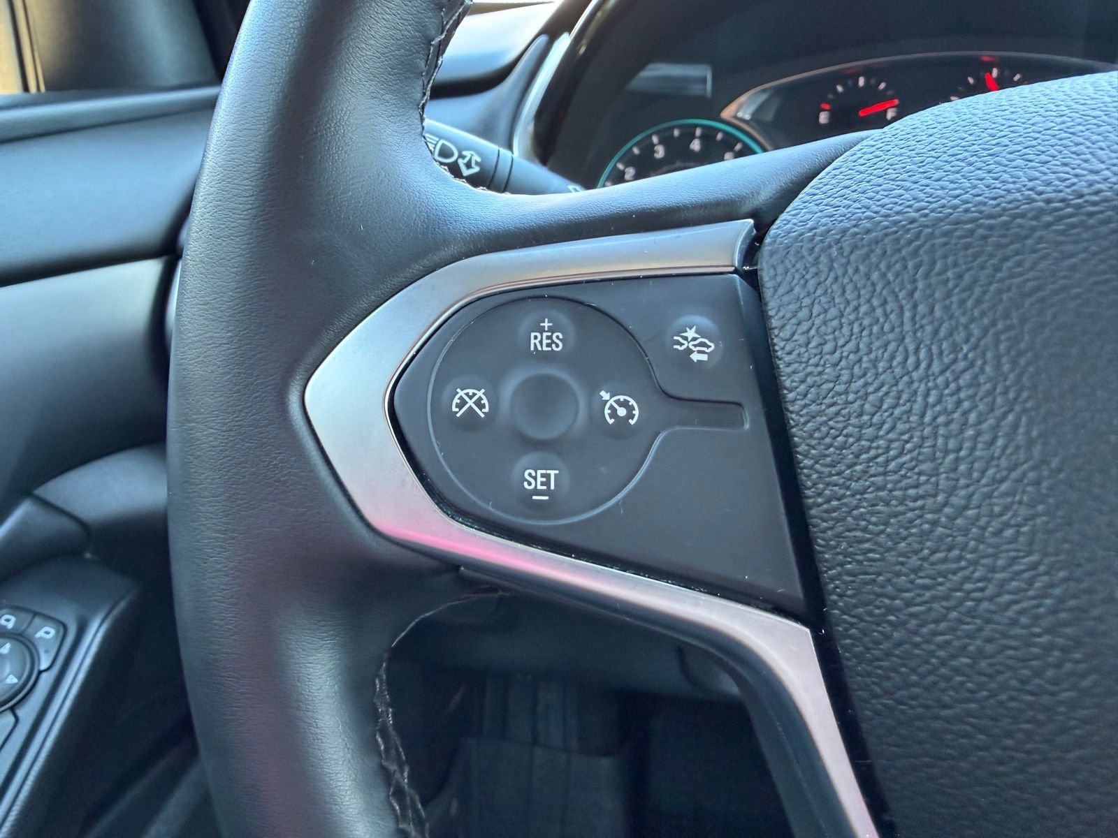 Used 2023 Chevrolet Traverse LT image 14