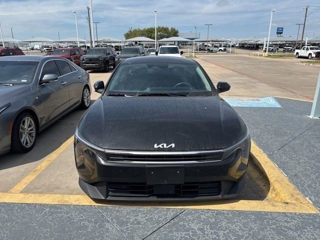 Used 2025 Kia K4 LXS image 2