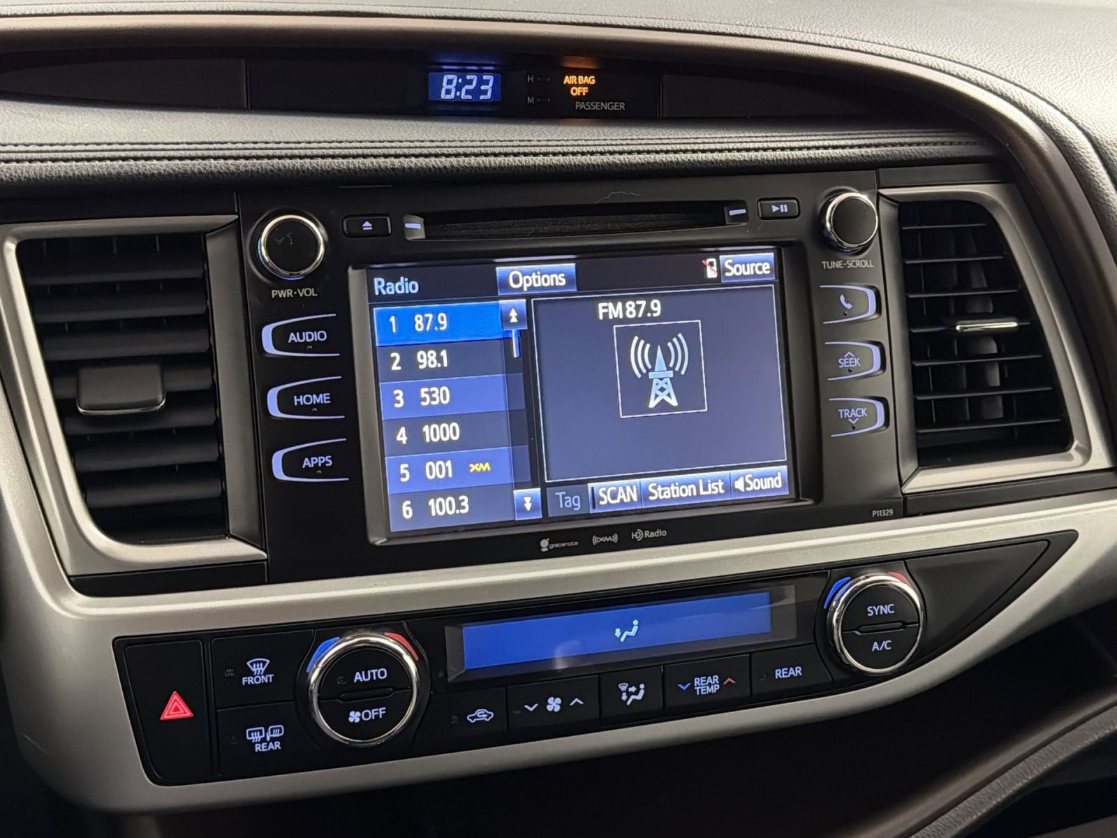 Used 2017 Toyota Highlander Plus image 18