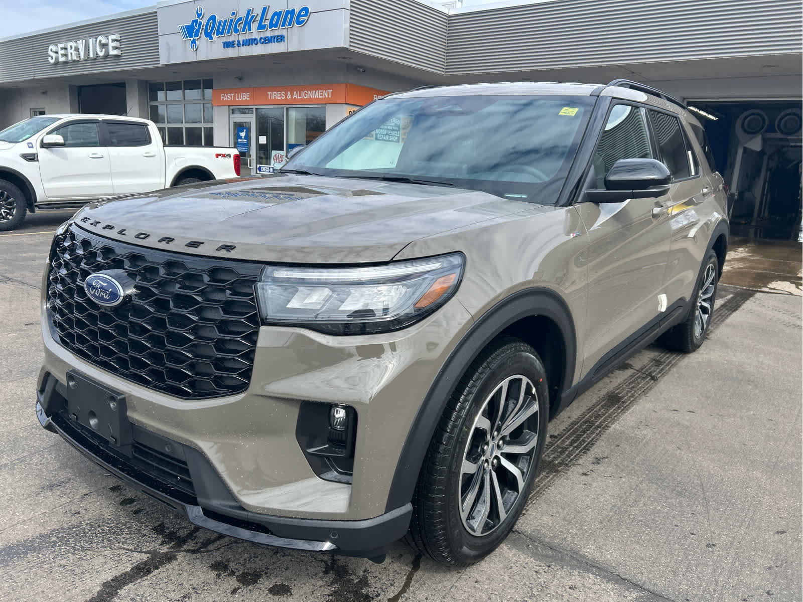 New 2026 Ford Explorer ST-Line image 4