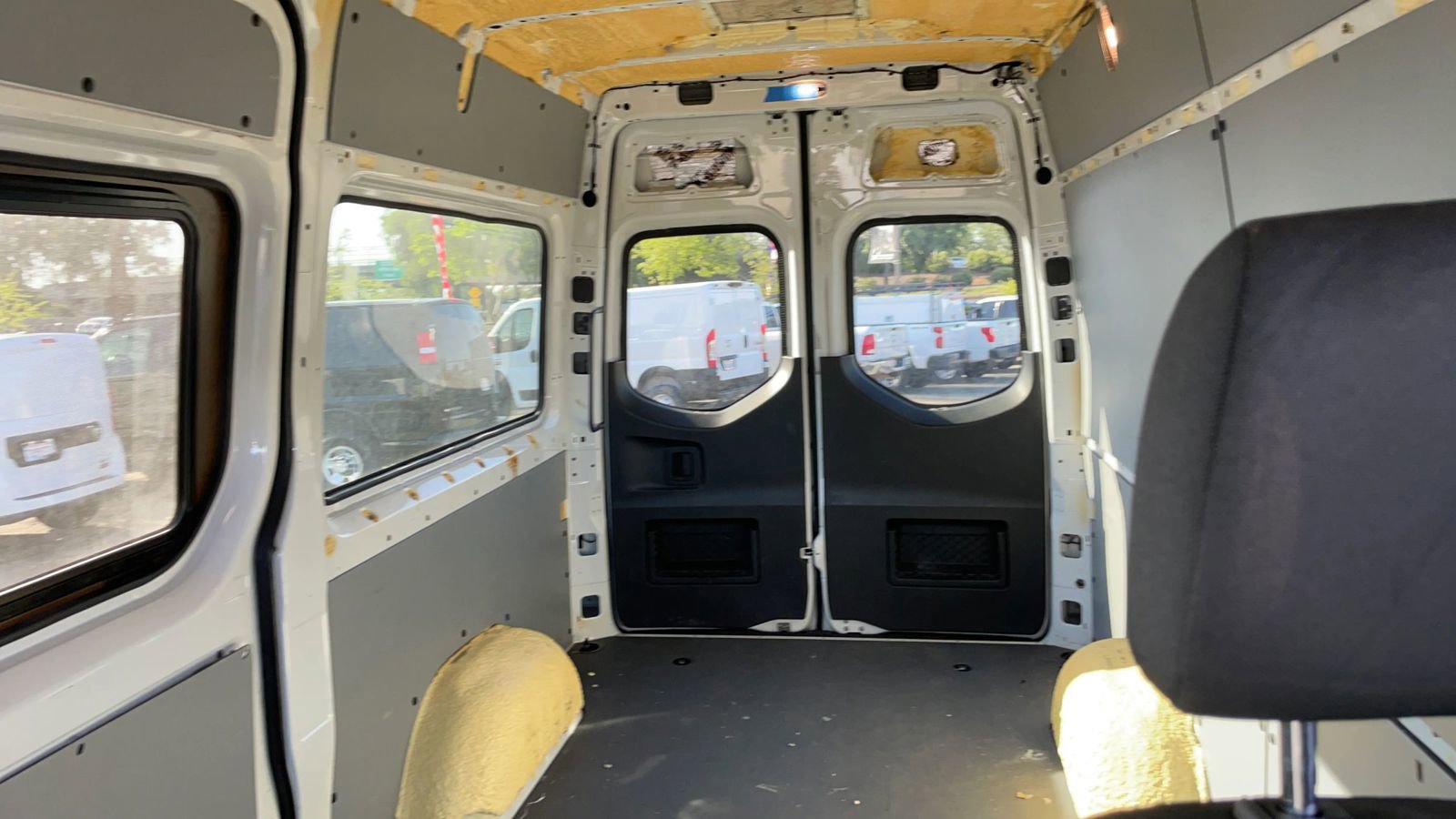 Used 2023 Mercedes-Benz Sprinter 2500 image 24